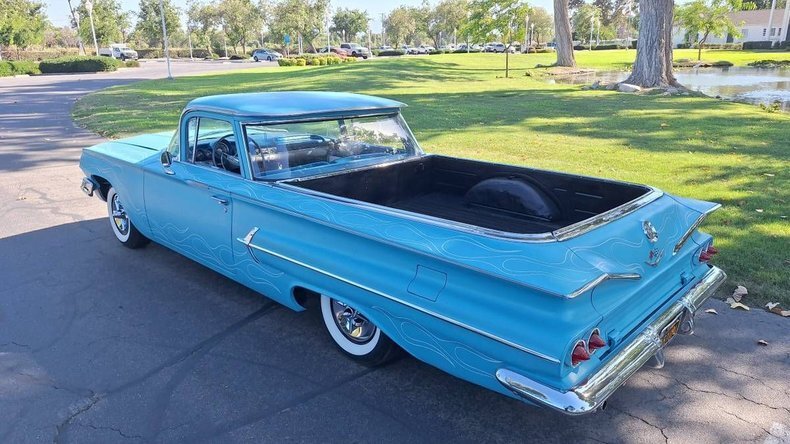 Pickup in Glendale, United States 5 - 17421596