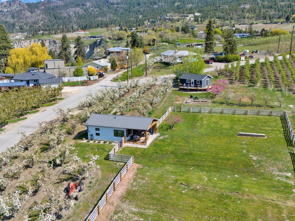 House in Naramata, British Columbia, Canada 5 - 17384319