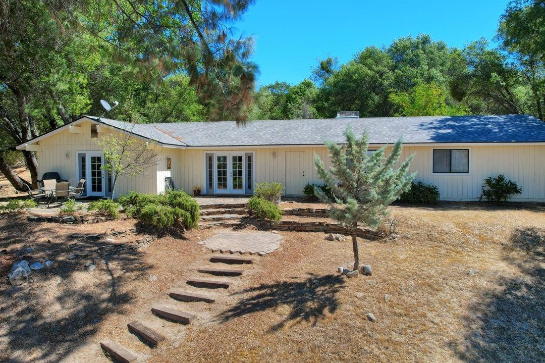 House in Oakhurst, California, United States 1 - 17415378