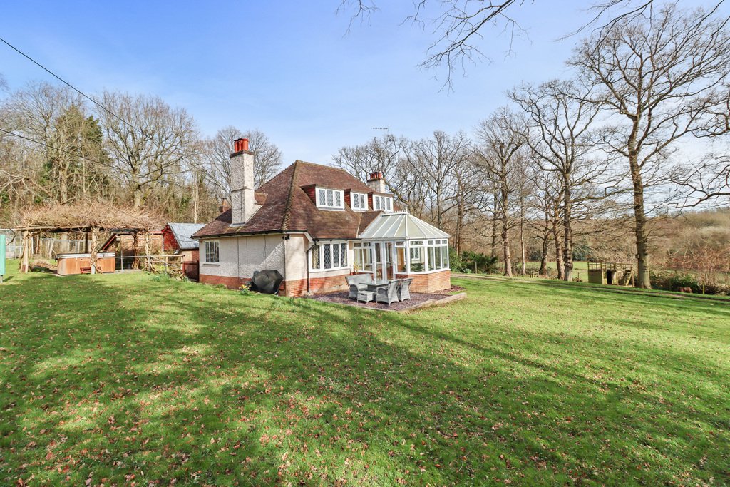 House in Rushlake Green, England 5 - 17408638