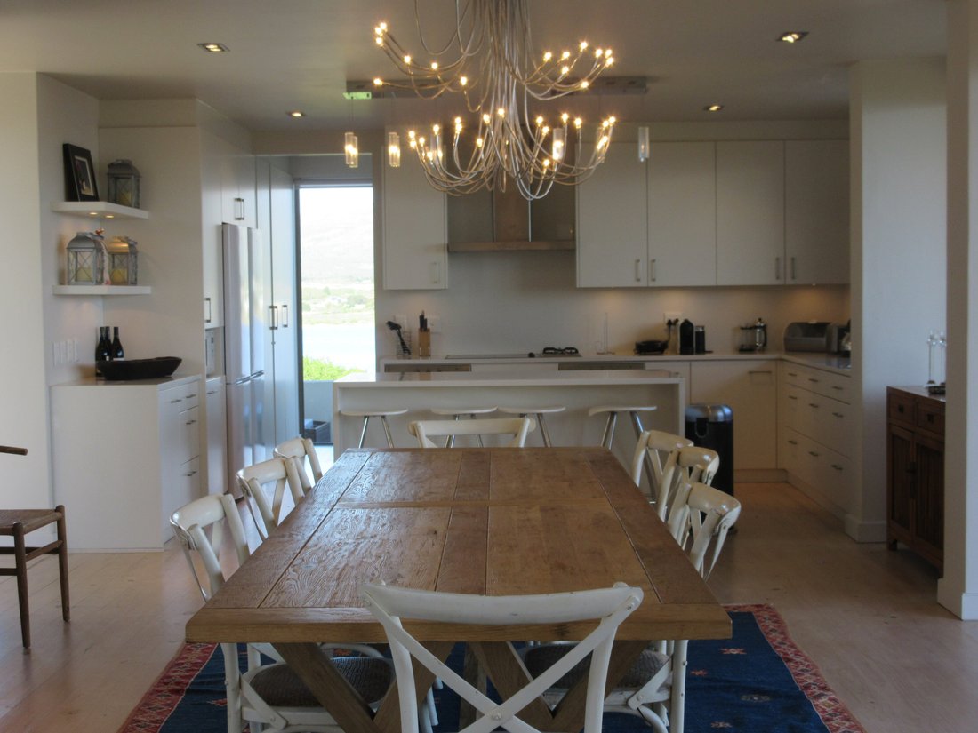 House in Fernkloof Estate, Western Cape, South Africa 4 - 17418600