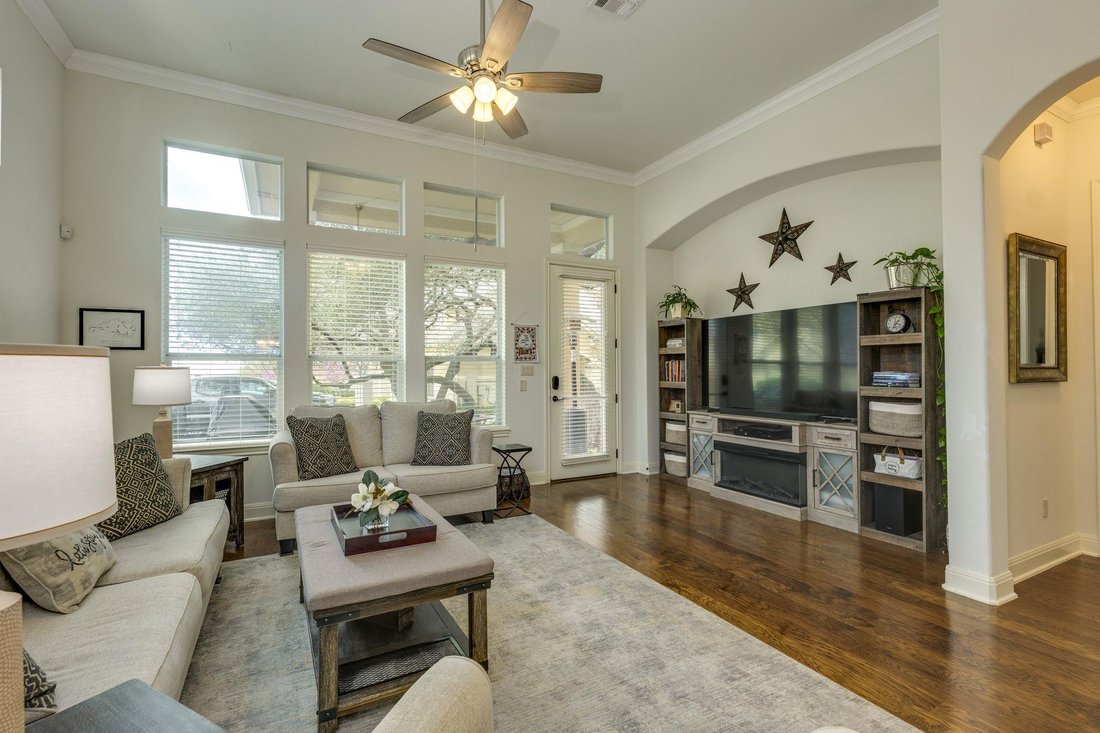 Condo in The Hills, Texas, United States 3 - 17410424