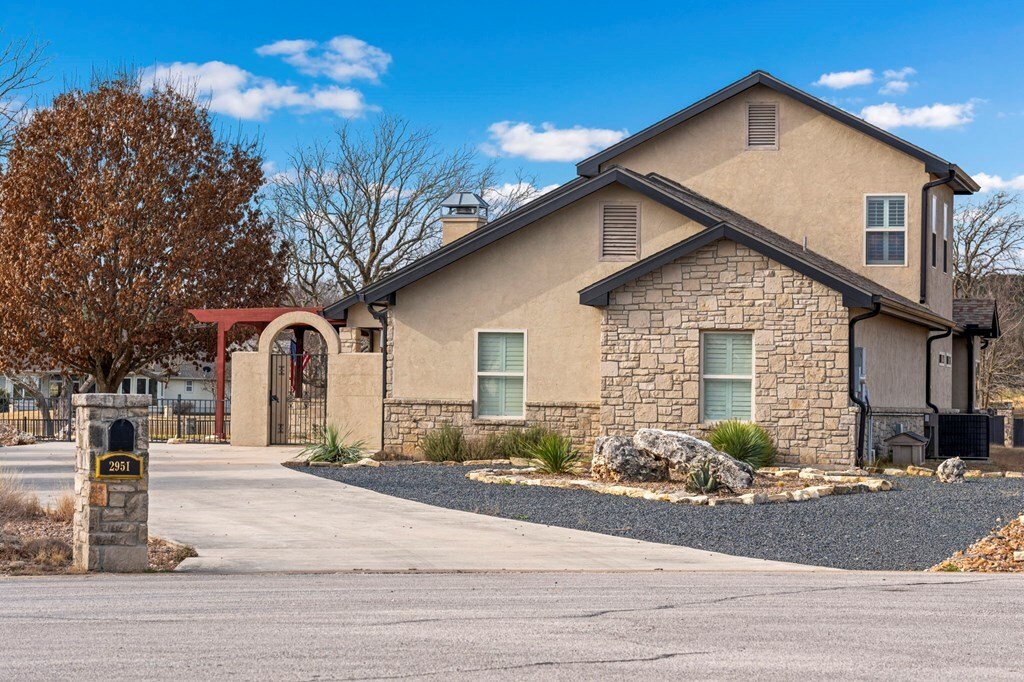 House in Kerrville, Texas, United States 2 - 17341378