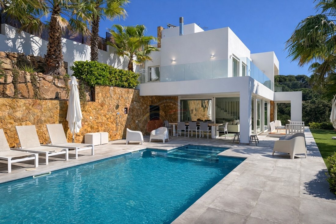 Villa in Calonge i Sant Antoni, Catalonia, Spain 1 - 17418627