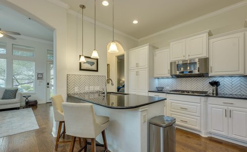 Condo in The Hills, Texas, United States 1