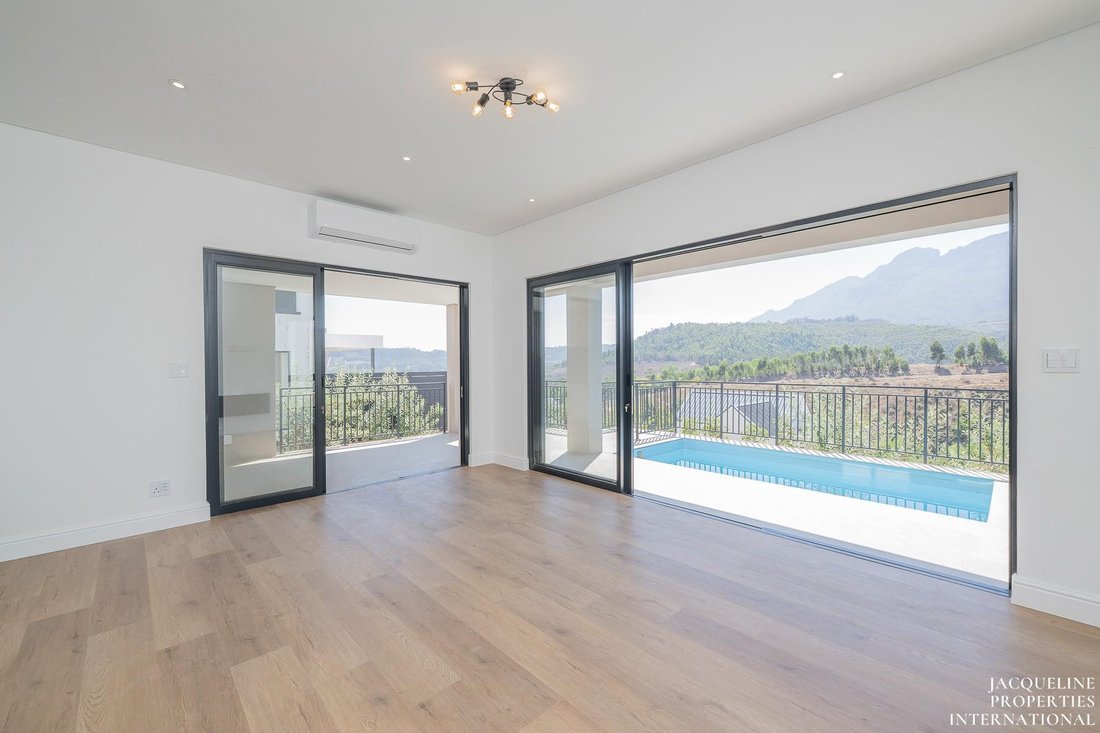 House in Arbeidslus, Western Cape, South Africa 4 - 17420819