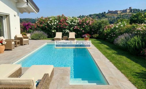 Villa in Padenghe sul Garda, Lombardy, Italy 1