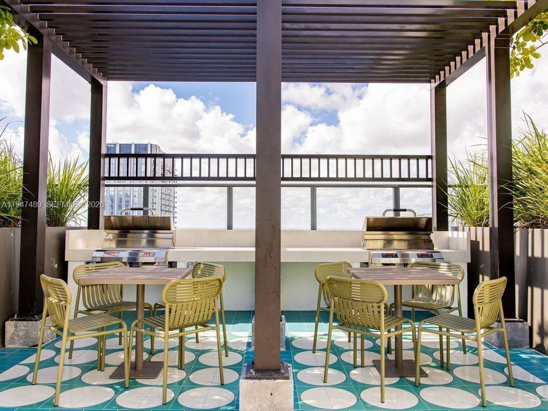 Condo in Miami, Florida, United States 5 - 17205540