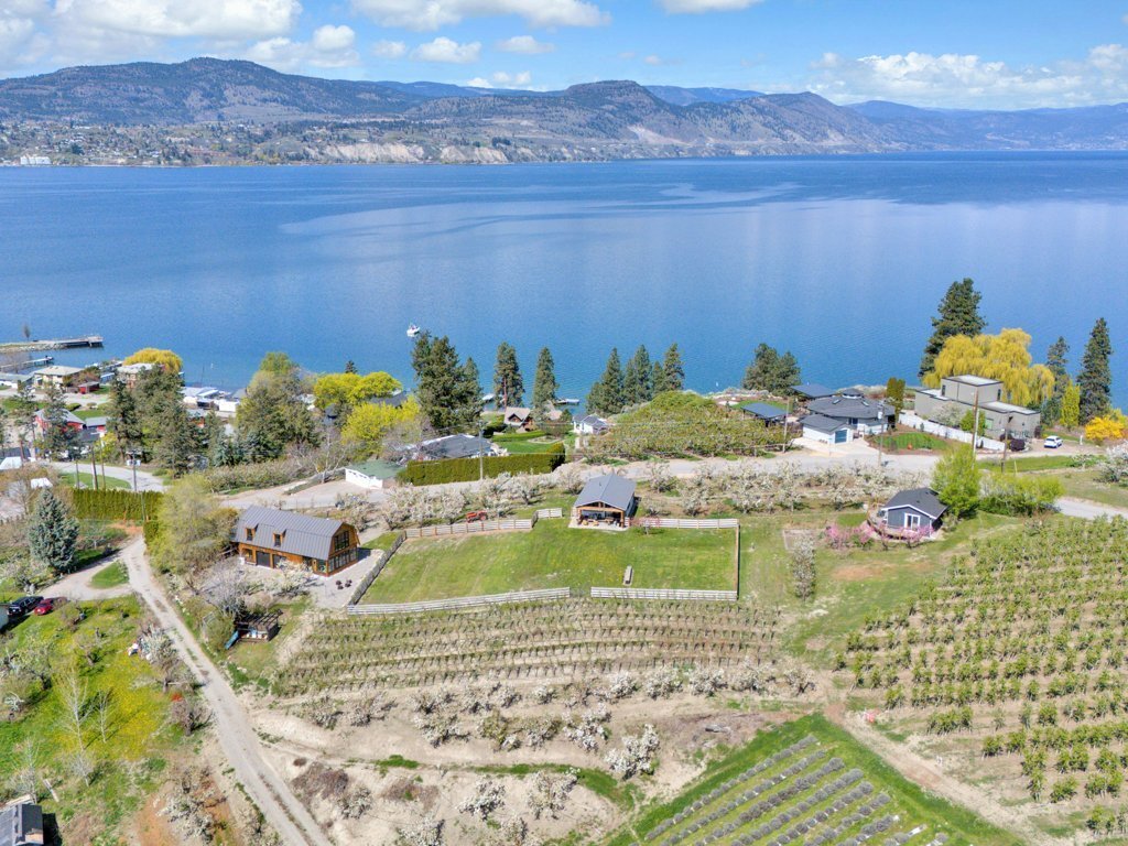 House in Naramata, British Columbia, Canada 1 - 17384319