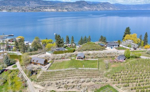 House in Naramata, British Columbia, Canada 1
