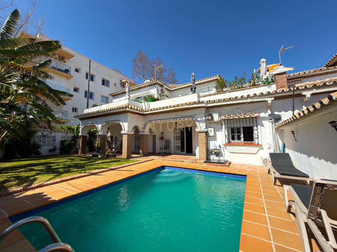 Villa in Golden Mile, Andalusia, Spain 1 - 17416179