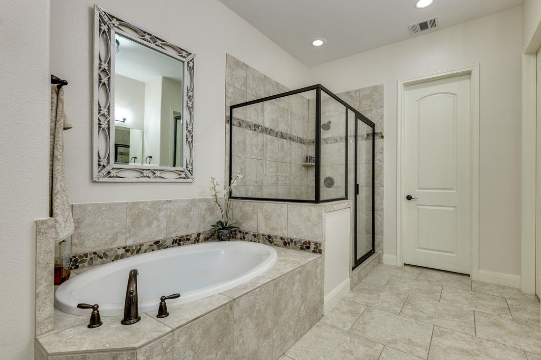 Condo in The Hills, Texas, United States 5 - 17410424
