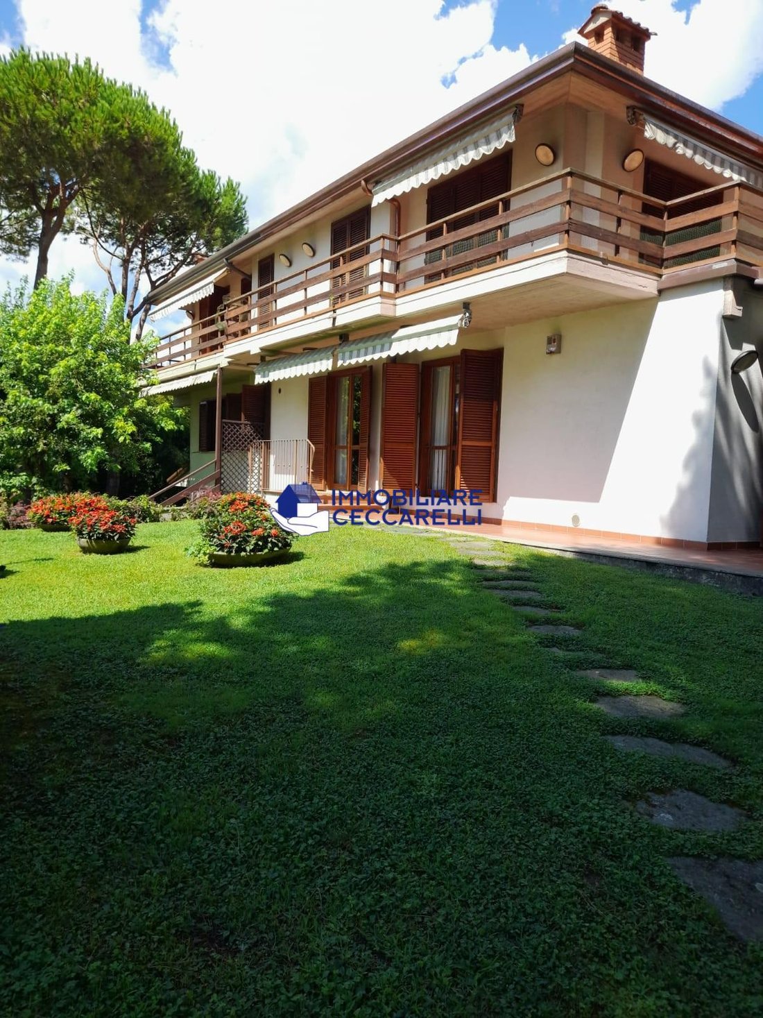 Villa in Ronchi, Massa, Italy 2 - 17417352