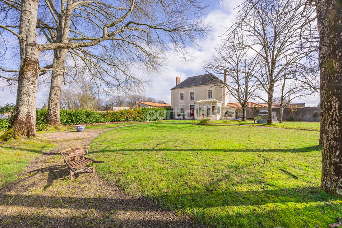 Villa in Haute-Goulaine, Pays de la Loire, France 1 - 17408404