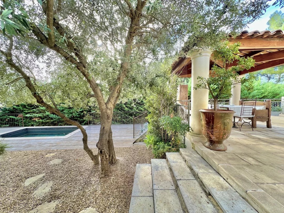 Villa in Mazenod-Bellevue-Saint Donat-Banon, Aix-en-Provence, France 4 - 17415669