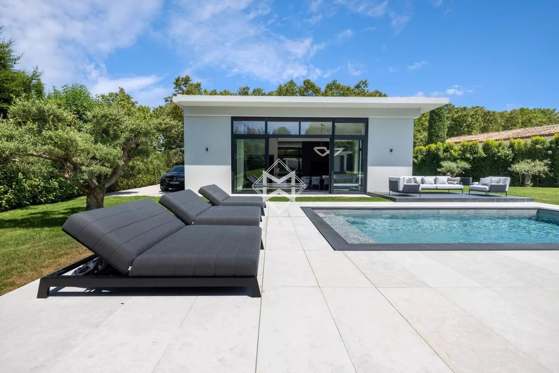 Villa in Mougins, Provence-Alpes-Côte d'Azur, France 2 - 17408825