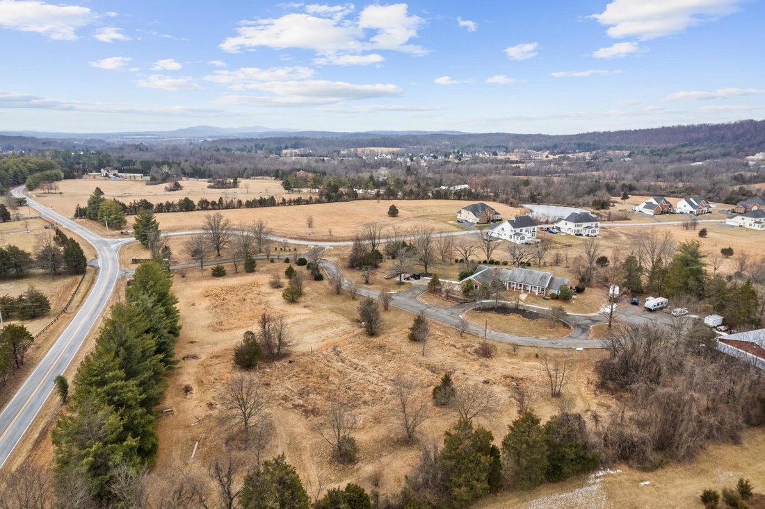 Leesburg, Virginia, United States 1 - 17415549