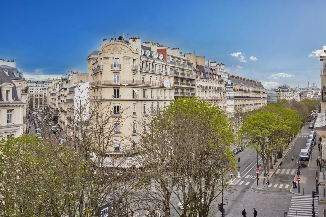Apartment in Triangle d'Or, Paris 8e Arrondissement, Paris 2 - 17302982