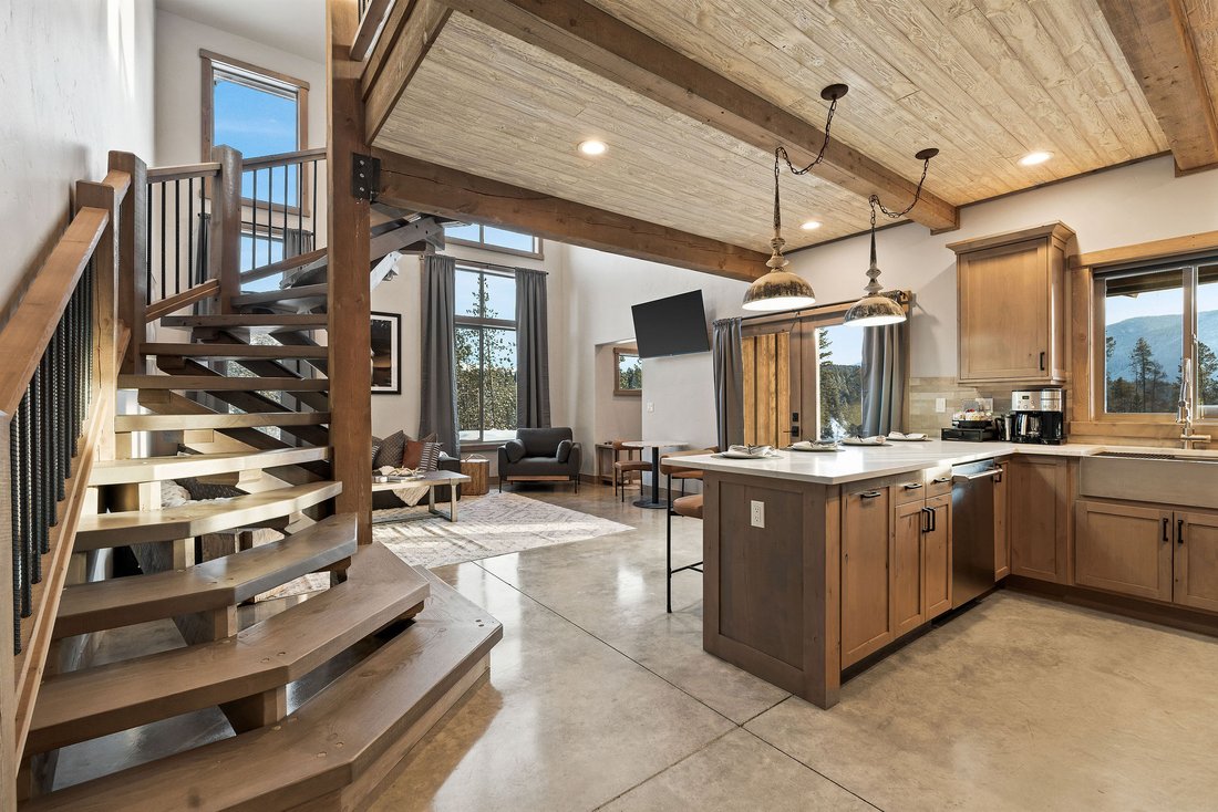 Condo in Columbia Falls, Montana, United States 3 - 17414500
