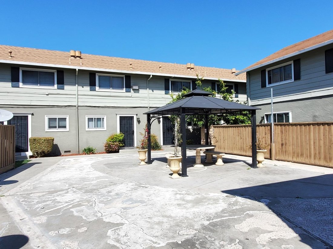 Santa Clara, California, United States 3 - 17413857