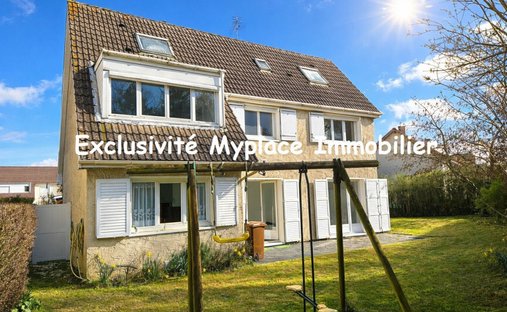 House in Les Loges-en-Josas, Ile-de-France, France 1