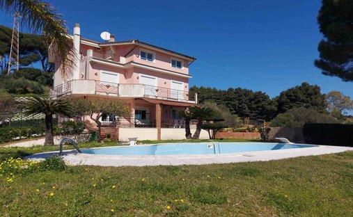 Villa in Annunziata-Giostra-Paradiso, Messina, Sicily 1