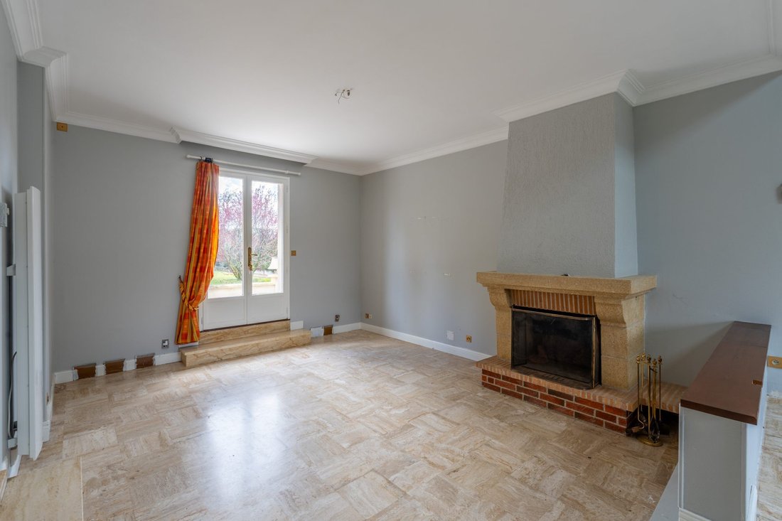 Bourg, Fondettes, France 4 - 17418142