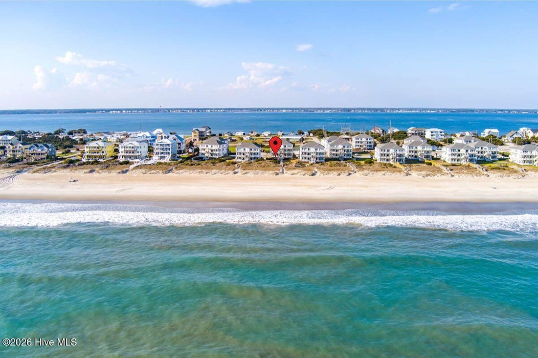Condo in Emerald Isle, North Carolina, United States 2 - 17413481