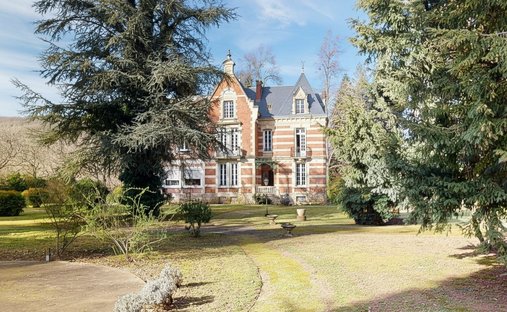 At The Gates Of Périgord Noir, On The Outskirts Of Souillac Towards Sarlat, In The Center Of A Magni