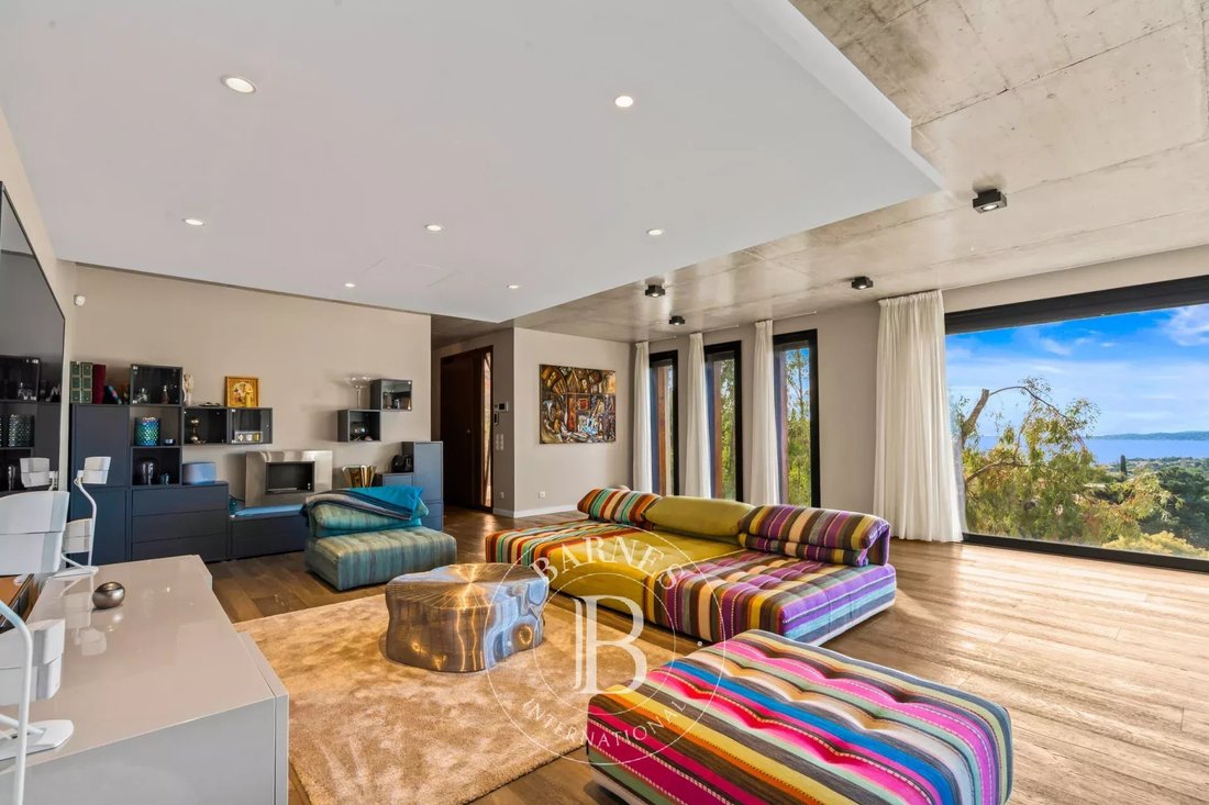 Villa in Les Issambres, Roquebrune-sur-Argens, France 3 - 17415809