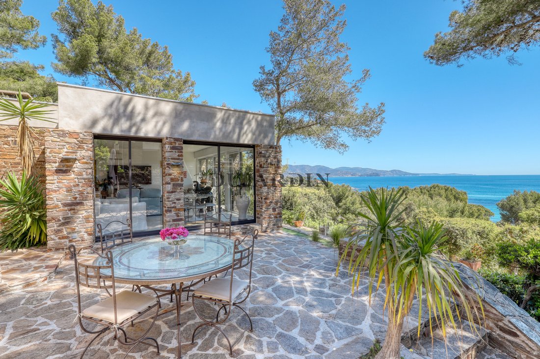 Villa in Centre, Bormes-les-Mimosas, France 2 - 17412043