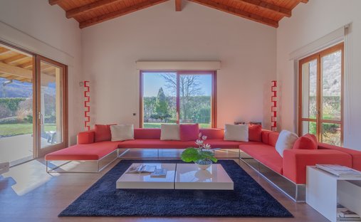 Villa in Caslino d'Erba, Lombardy, Italy 1