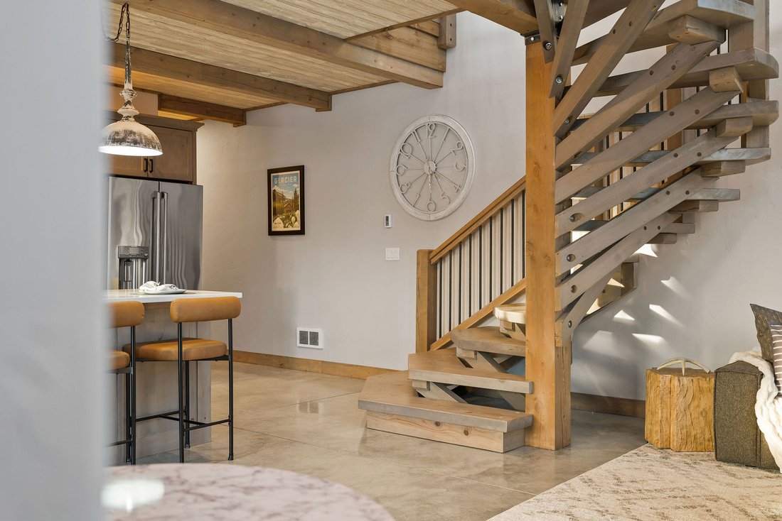 Condo in Columbia Falls, Montana, United States 5 - 17414500