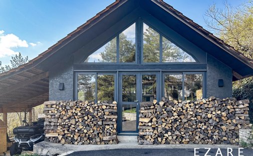 19th Century Château With 4,34 Hectare Wooded Park Swimming Pool Burgundy, Near Beaune