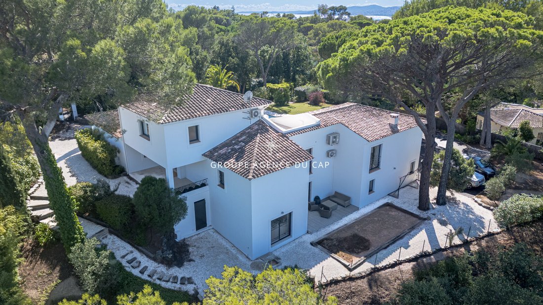 Villa in Le Dramont-Agay-Anthéor-Le Trayas, Saint-Raphaël, France 3 - 17408377