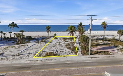 Land in Fort Myers Beach, Florida, United States 1