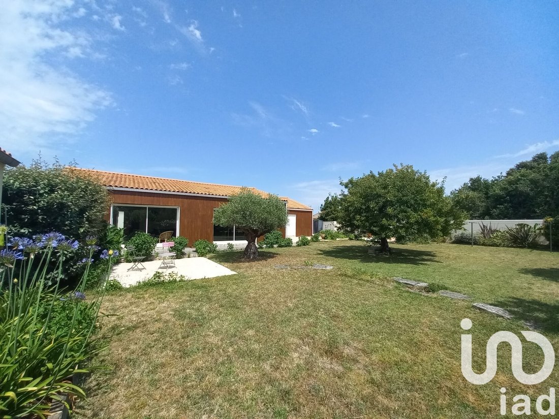 House in Dolus-d'Oleron, Nouvelle-Aquitaine, France 2 - 17420280