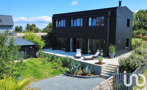 House in Regneville-sur-Mer, Normandy, France 1