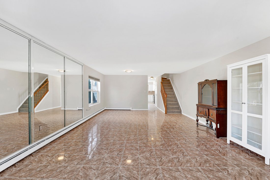 House in New York, New York, United States 4 - 17408741