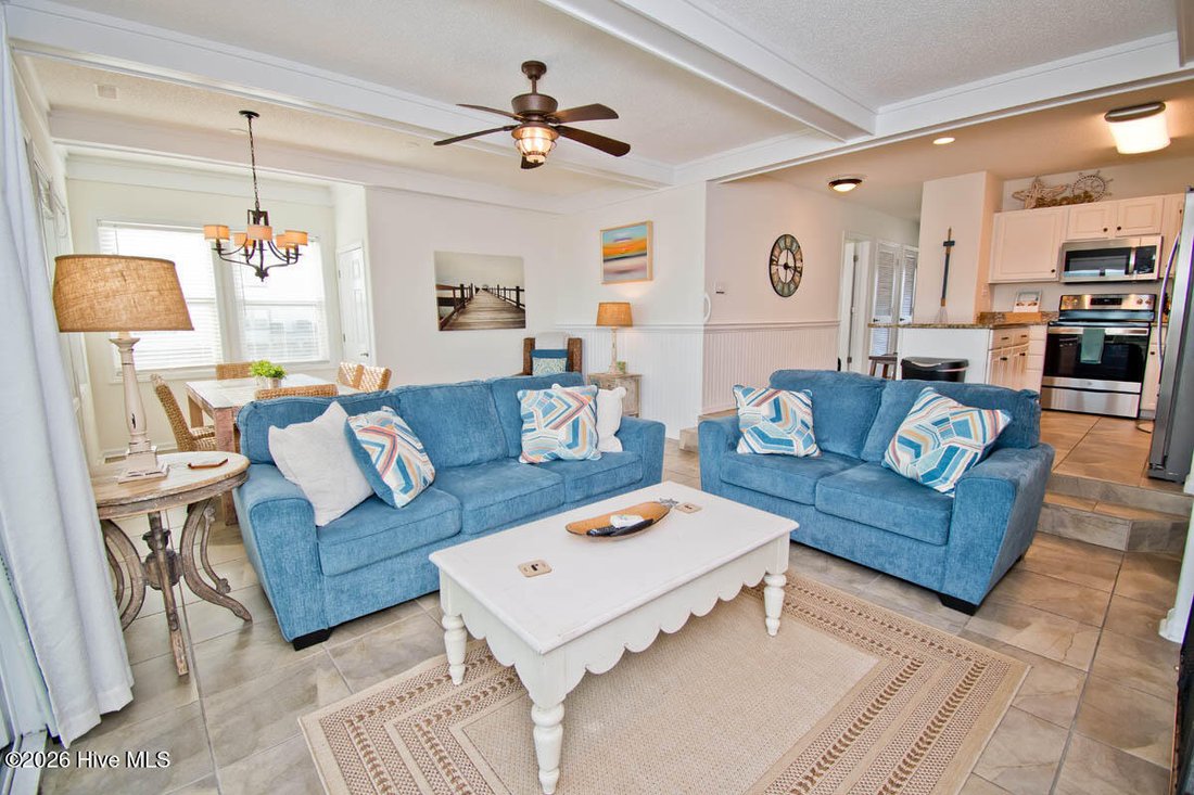 Condo in Emerald Isle, North Carolina, United States 5 - 17413481