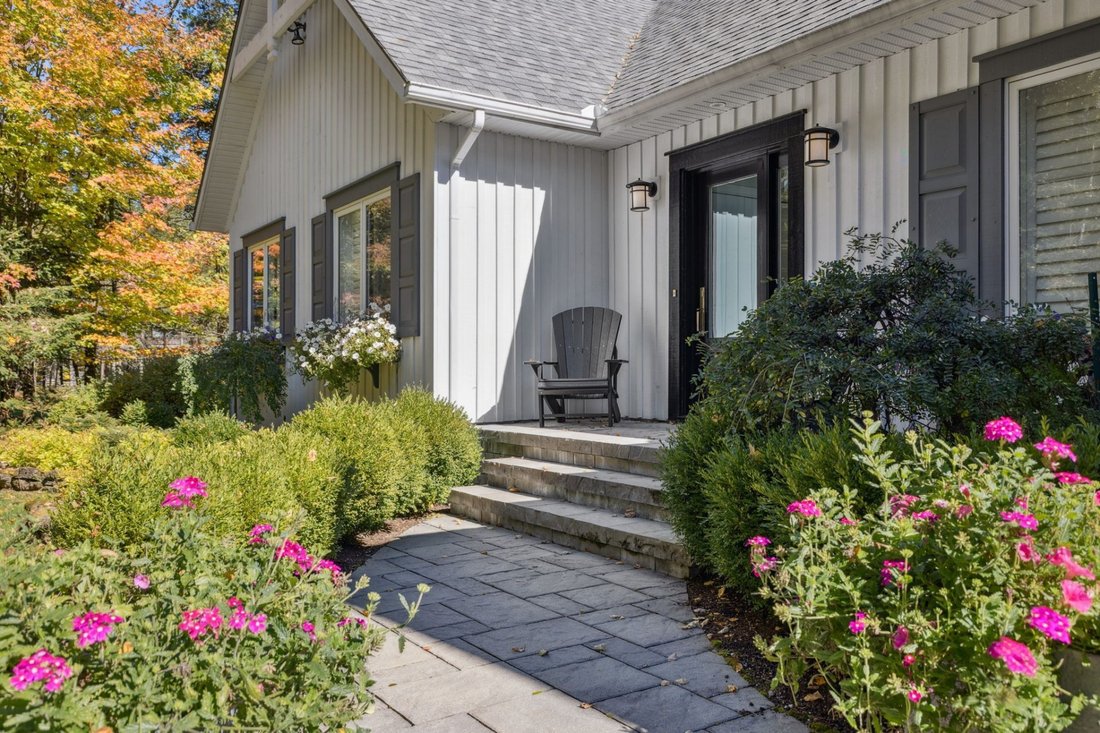 House in Mont-Tremblant, Quebec, Canada 3 - 16470159