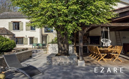 19th Century Château With 4,34 Hectare Wooded Park Swimming Pool Burgundy, Near Beaune