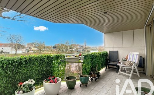 Apartment in L'Ile d'Amour, Le Perreux-sur-Marne, France 1