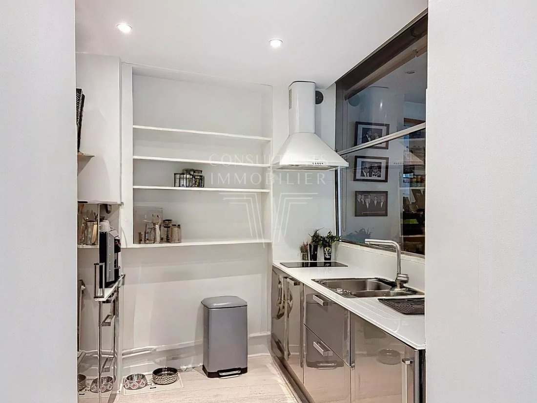 Apartment in Charles Laffitte, Neuilly-sur-Seine, France 3 - 17409694