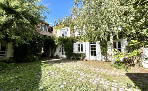 House in Perthes, Ile-de-France, France 1