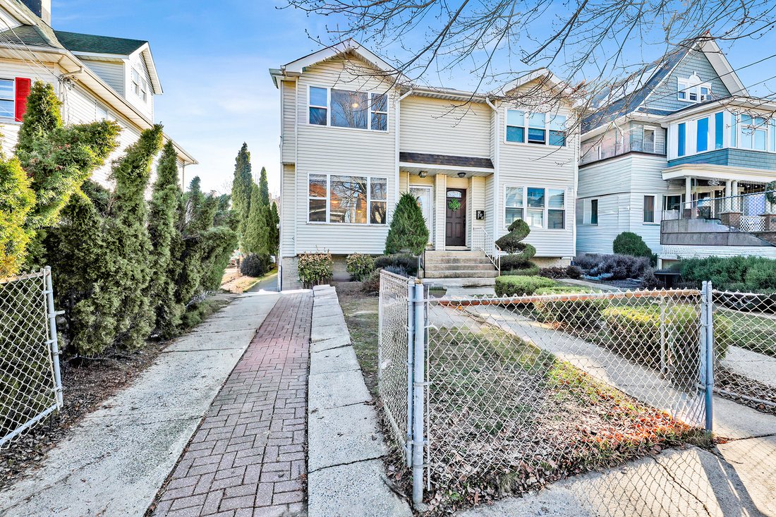 House in New York, New York, United States 1 - 17408741
