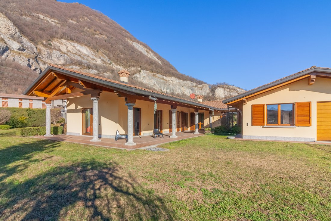 Villa in Caslino d'Erba, Lombardy, Italy 5 - 17412093