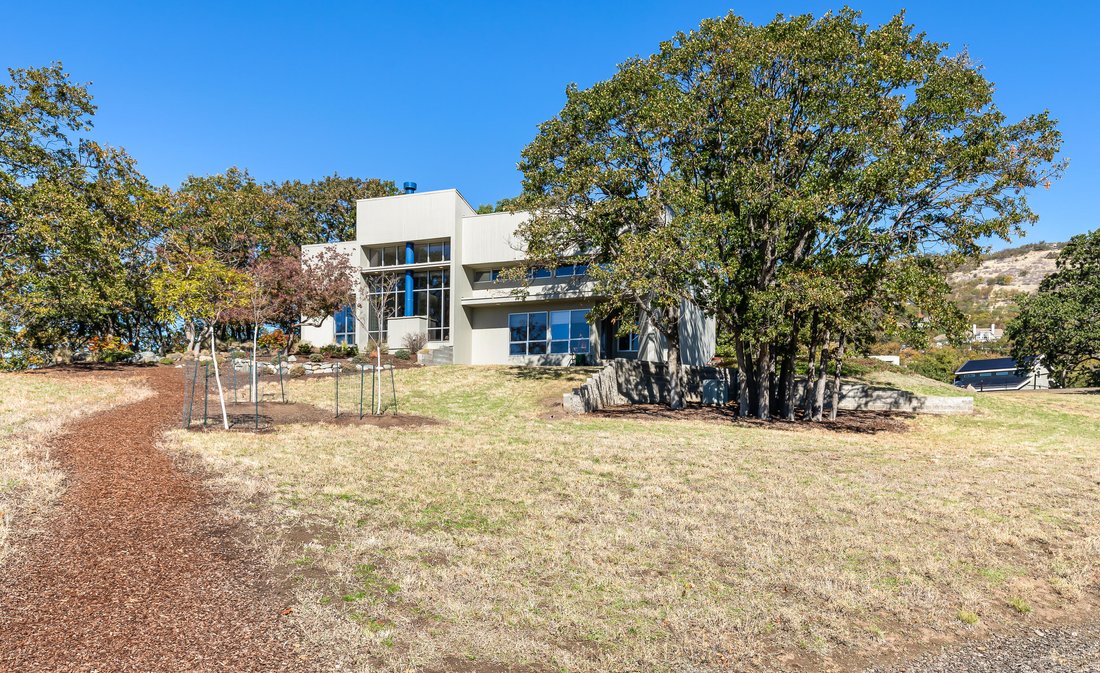 House in Medford, Oregon, United States 2 - 17413142