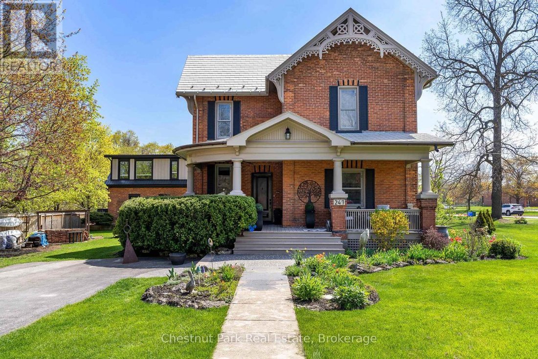 House in Meaford, Ontario, Canada 2 - 17414471