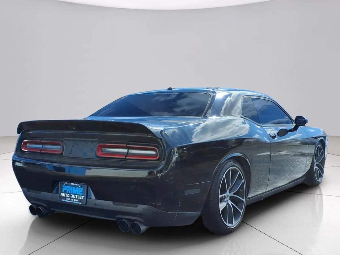 Coupe in Philadelphia, PA, United States 3 - 17405012